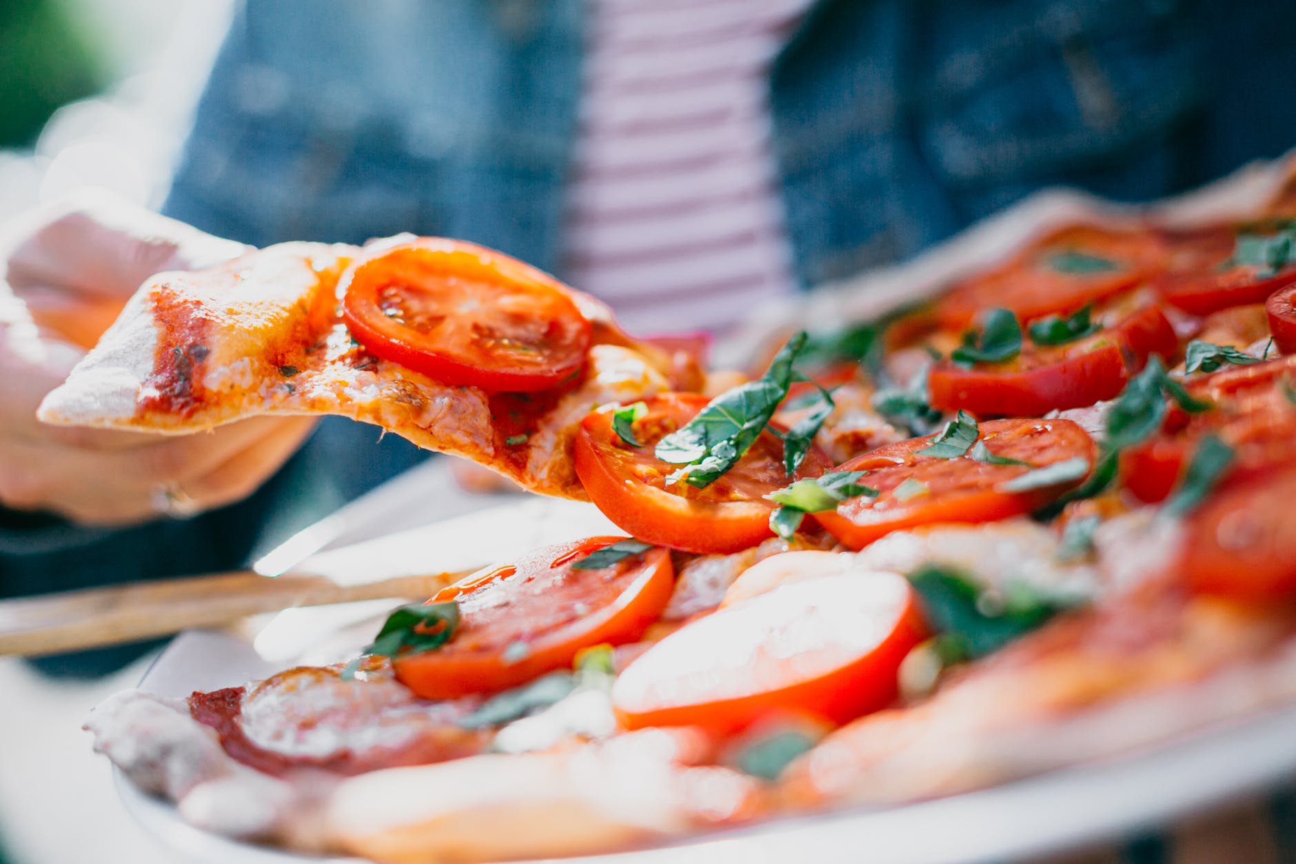 pizza, felie pizza, rosii, pizza vegetariana